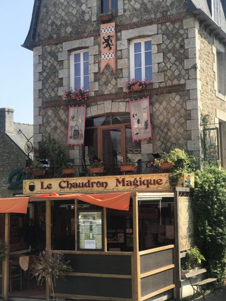 Le chaudron magique